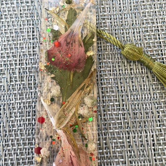 XMAS Handmade Pressed Flower Festive Holiday Bookmark size medium - Picture 5 of 9